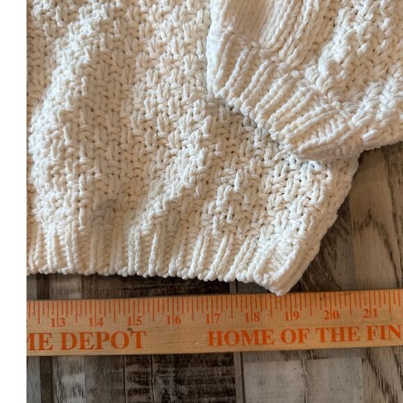 Altar'd State Cream Chunky Cable Knit Cropped Sweater Size Small Turtleneck Boxy - Picture 7 of 9